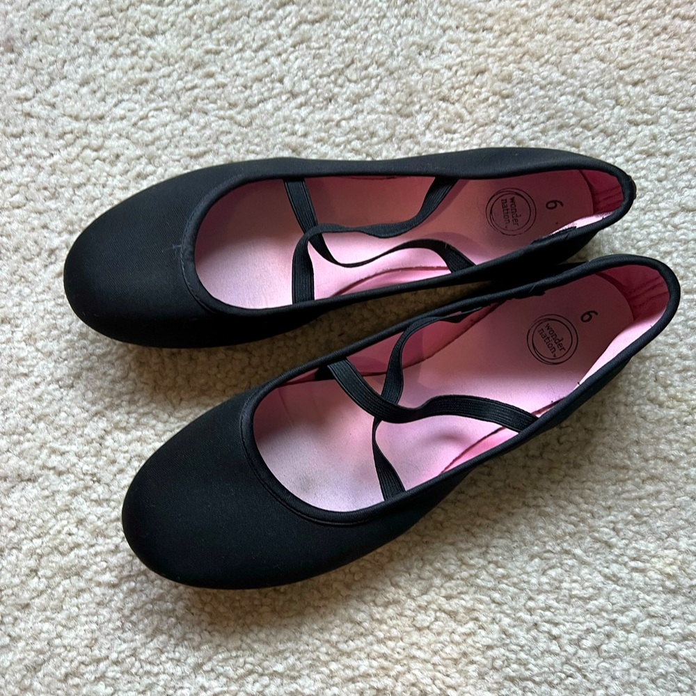 Gently used black flat for girls